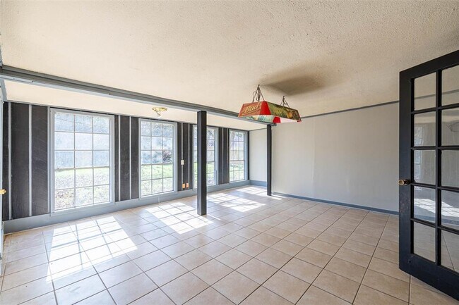 Building Photo - 1007 Northpine Dr