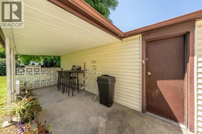 Building Photo - 751 Kemsley Dr