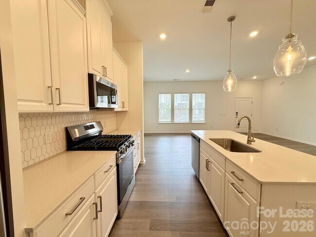 Foto del edificio - 206 Silver Fleet Dr