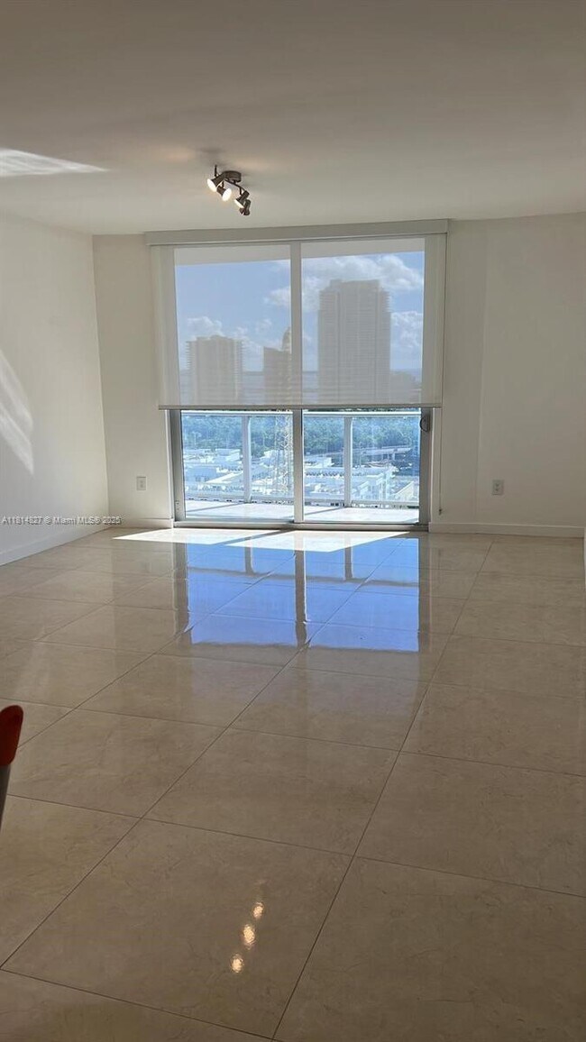 Foto del edificio - 1010 SW 2nd Ave