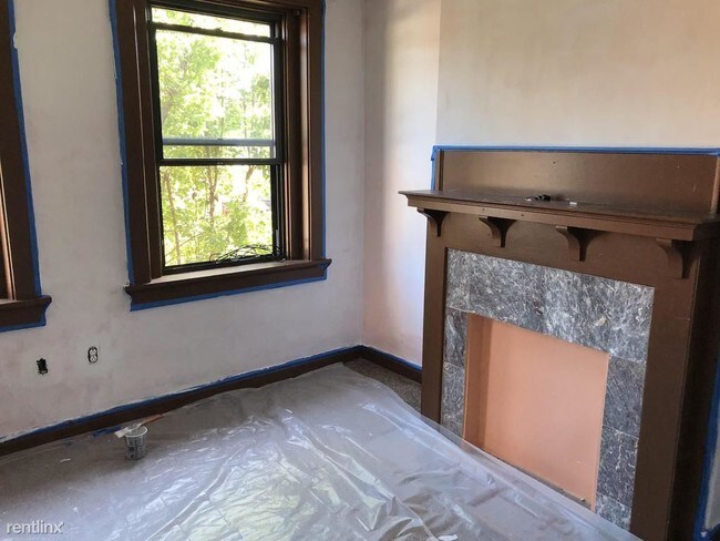 Building Photo - 423 Foreland St
