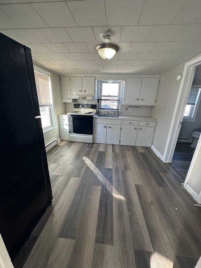 Building Photo - 127 Schoolhouse Rd