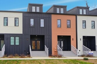 Building Photo - 1360 Briar Creek Rd