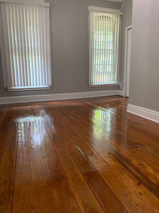 Foto del edificio - 1021 Hudson Rd