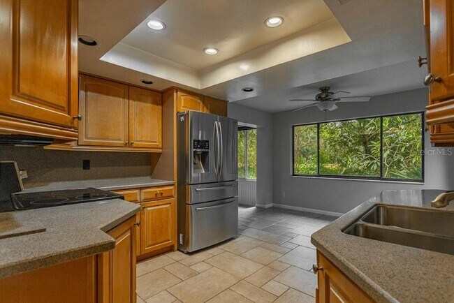 Building Photo - 980 Rolling Hills Dr