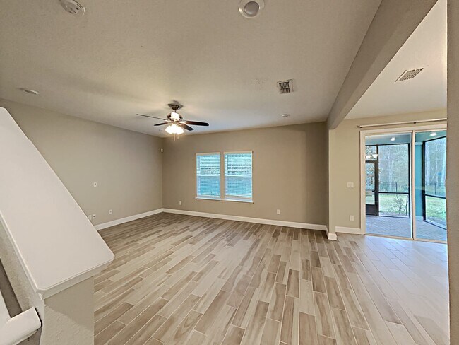 Foto del edificio - 421 Rivercliff Trl