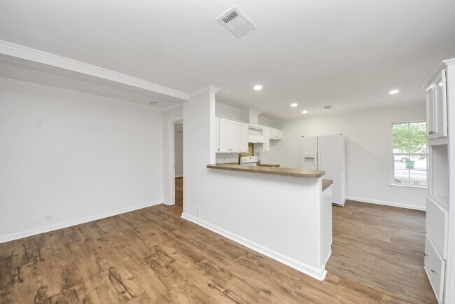 Foto del edificio - 6526 Carver Rd