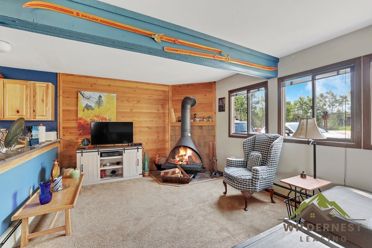 Foto principal - Deck Gore Condo - WINTER RENTAL-2 Bedroom/...