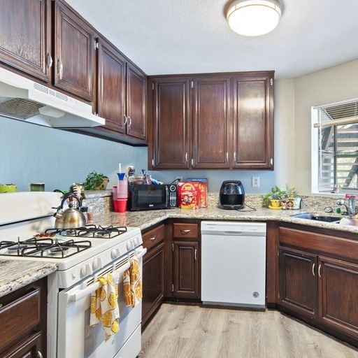 Foto del interior - 784 Rose Ave