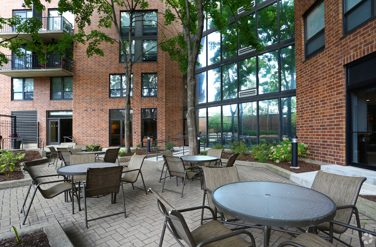 Patio - Hancock Square at Arlington Station