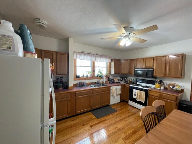 Building Photo - 11 Ossipee Rd
