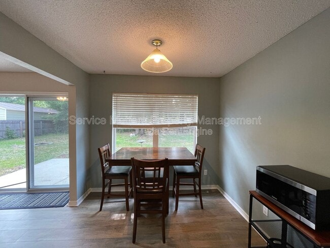 Foto del edificio - 4538 Chantilly Way