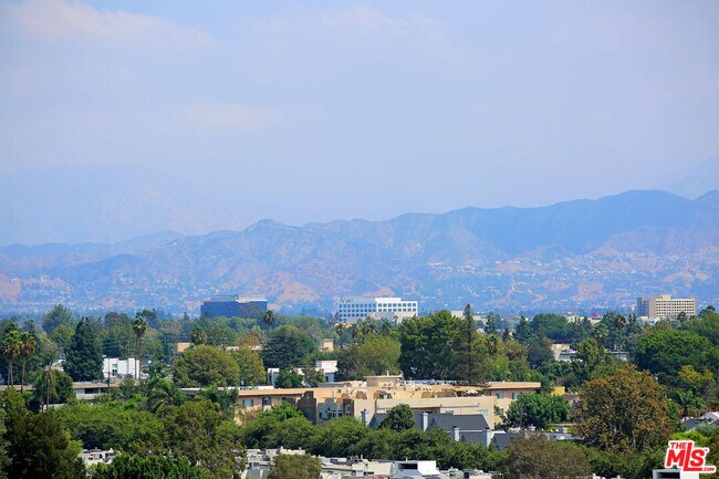 Foto del edificio - 11851 Laurelwood Dr