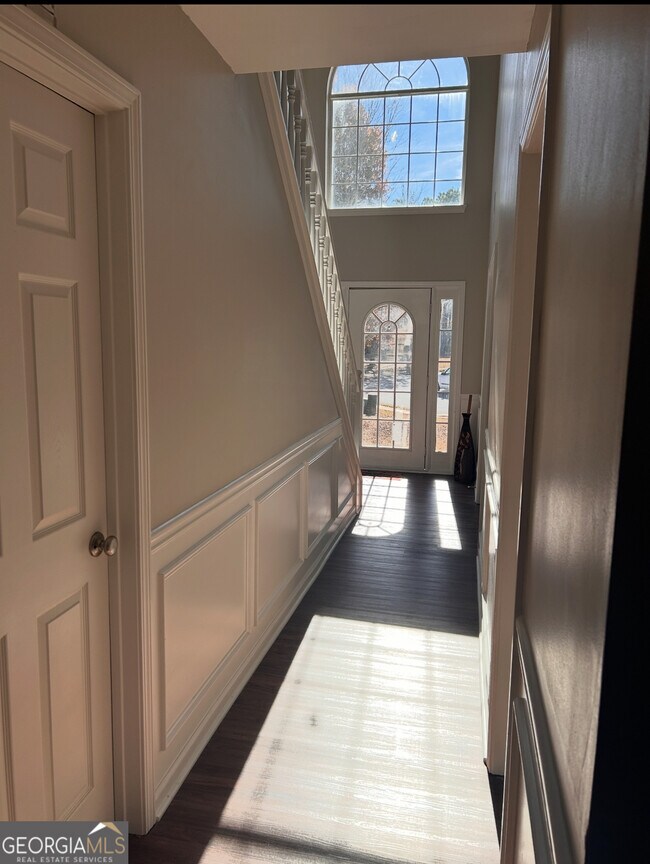 Foto del edificio - 336 Riverview Ct