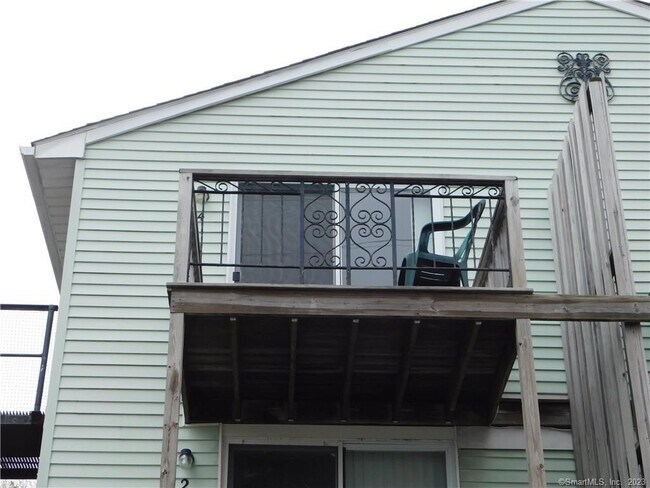 Building Photo - 27 Shaw St