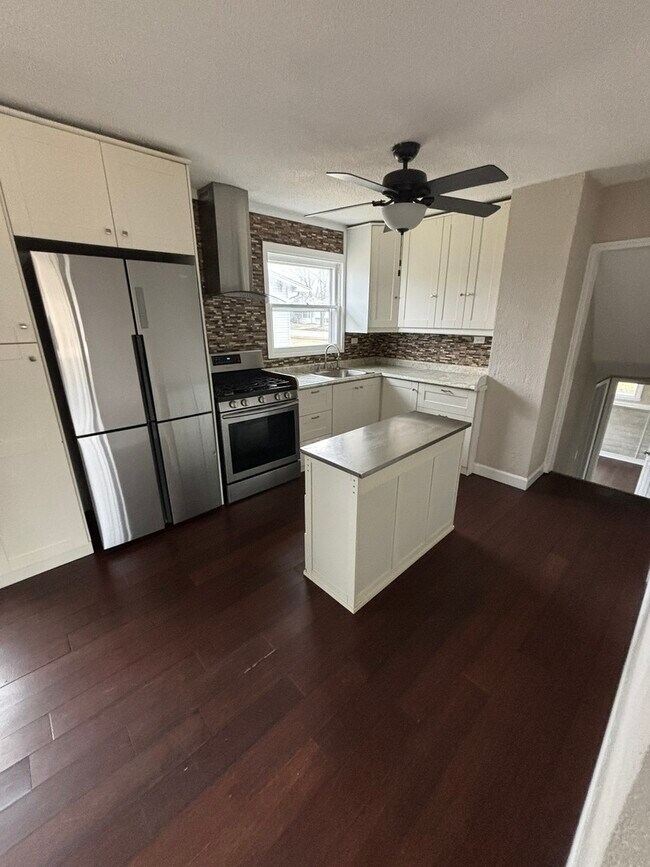 944 Shields Ave, Winthrop Harbor, IL 60096 House Rental in Winthrop