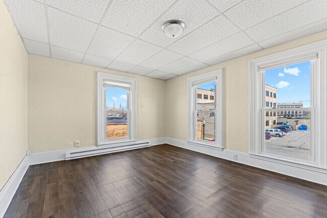 Foto del edificio - 211 Otter Ave