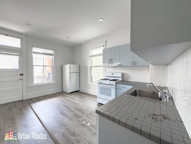 Building Photo - 2703 N Magnolia Ave