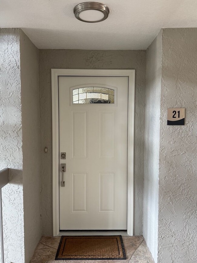 Building Photo - 1477 Park Beach Cir