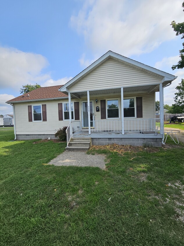 Primary Photo - 305 Lincoln St