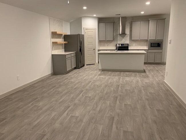 Building Photo - 2824 Gunnersbury Dr
