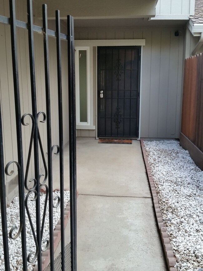 Building Photo - Beautiful Home in Citrus Heights