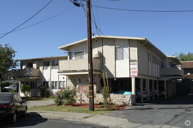 Foto del edificio - Lacey Apartments