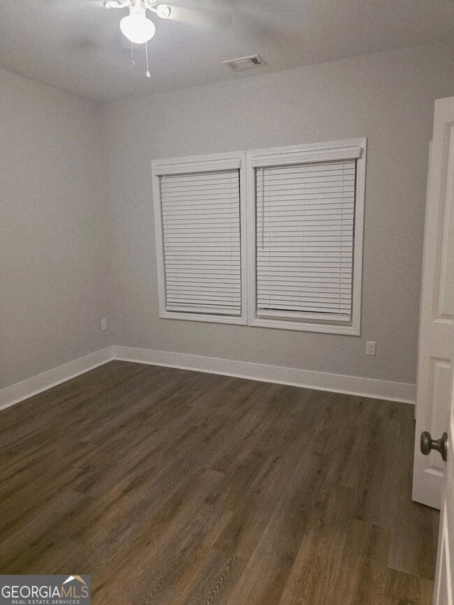 Foto del edificio - 1007 Autumns Wood Cir E