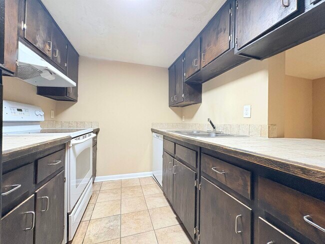 Building Photo - 1936 Portland Ave