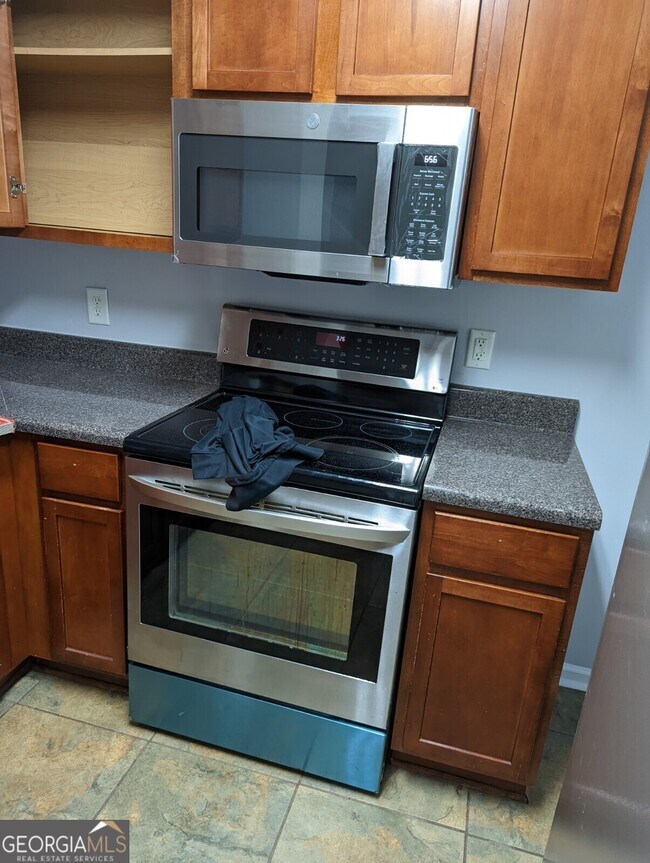 Building Photo - 2486 Piering Dr