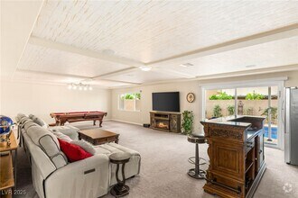 Building Photo - 6595 Creekside Cellars Ct