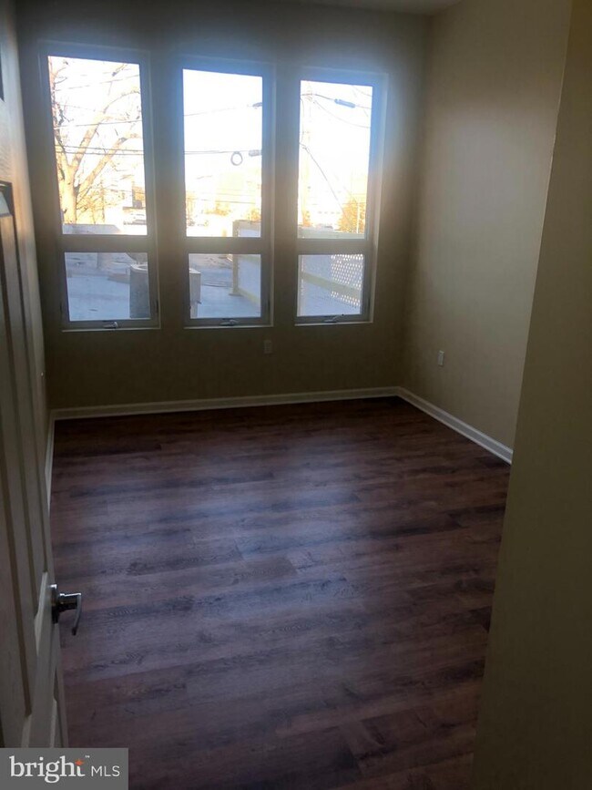 Foto del edificio - 606 E Landis Ave