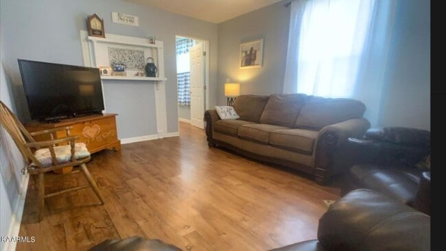 Photo - Maryville 37804 - 3 bedroom, 1.5 bath home - Call Troy Adams  865-233-6949