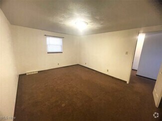 Building Photo - 346 Township Rd