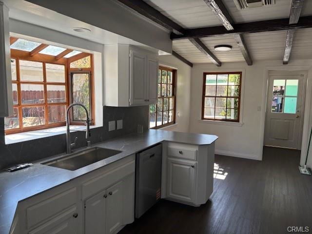 Foto del edificio - 22354 Burbank Blvd