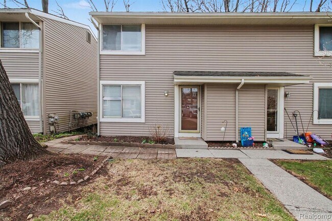 Building Photo - 616 Rickett Rd