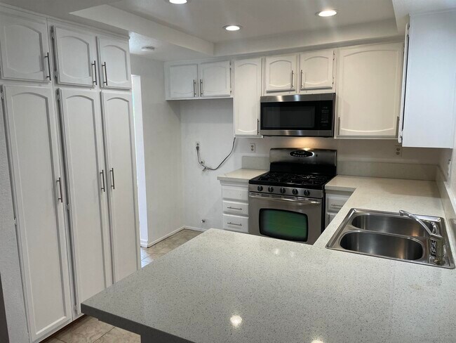 Foto del edificio - 7210 Canyon Breeze Rd