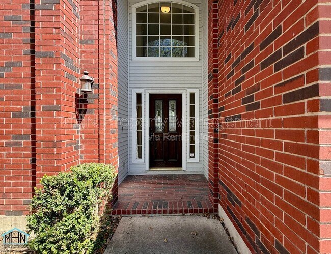 Building Photo - 1307 Adobe Run