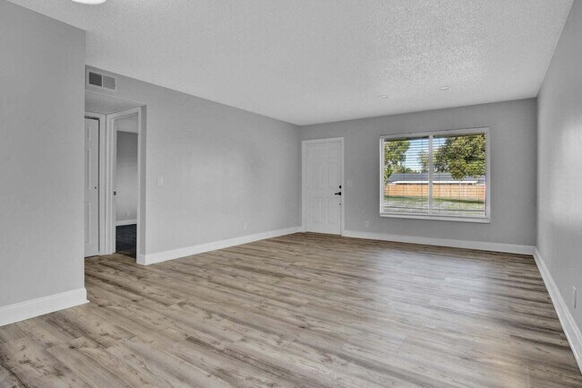 Building Photo - 3166 Melaleuca Dr