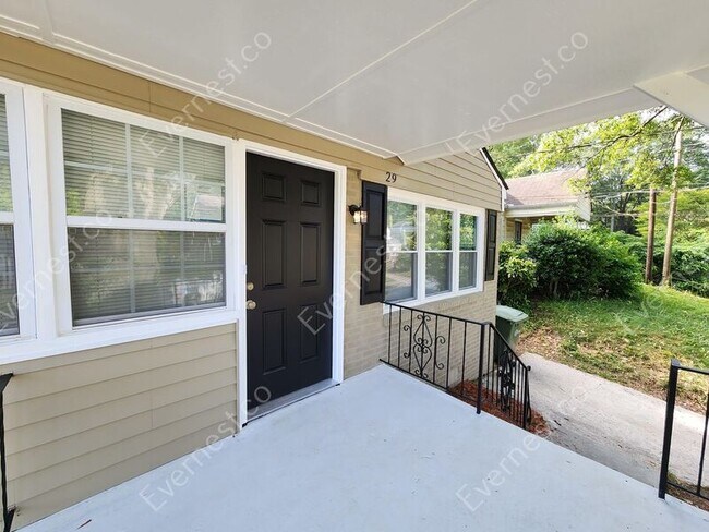 Foto del edificio - 29 Chappell Rd NW