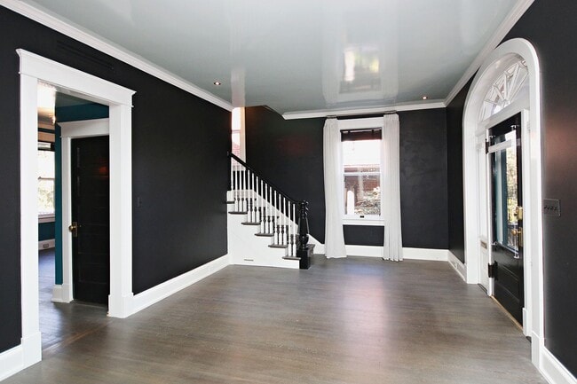 Building Photo - Historic North Downtown Residence with Modern Updates and Prime Location