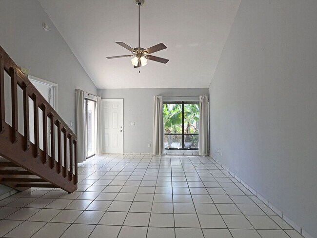 Foto del edificio - Pine Grove 7133-37