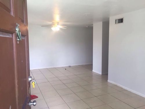 Foto del edificio - 1415 NE 118th Terrace