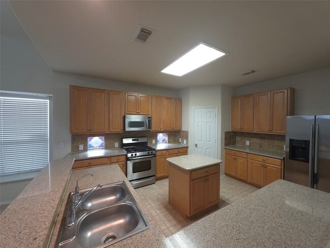 Foto del edificio - 3027 Providence Oak St