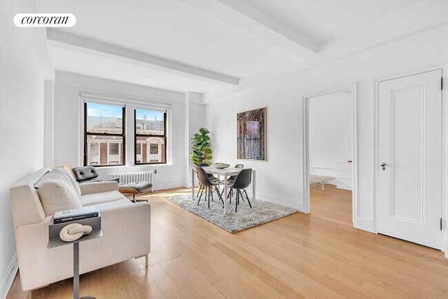 Building Photo - 269 W 72nd St