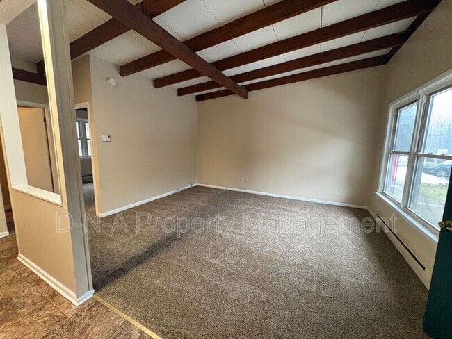 Building Photo - 114 Cabanna Ln