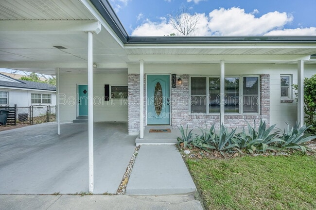 Photo - 316 Lake Fair Ln House