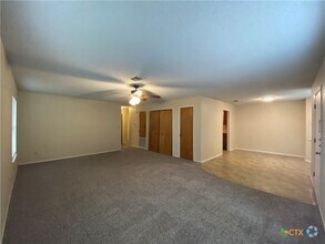 Building Photo - 40 Royal Crest
