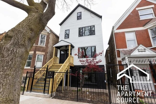 Photo - 2943 N Gresham Ave (Chicago, IL) Apartment