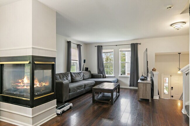 Foto del edificio - 361 Holiday Ln